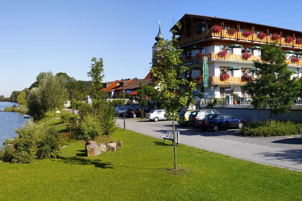Hotel Restaurant Zum Goldenen Anker Mit Hallenbad & Wellnessbereich Windorf  Exteriér fotografie